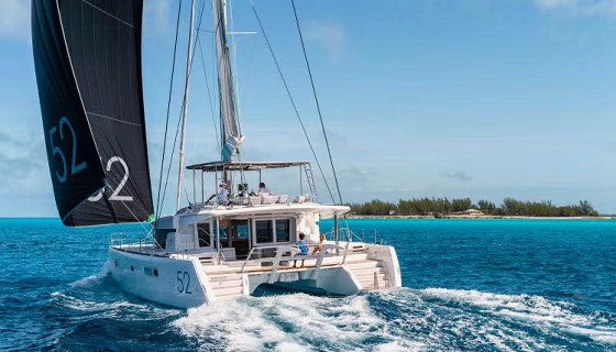 Lagoon 52